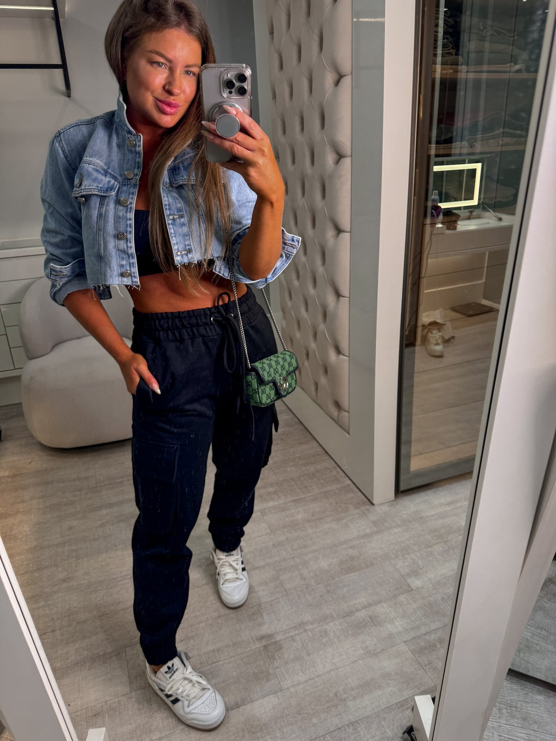 Calça de moletom jogger com bolsos Marta Calça de moletom jogger com bolsos Marta