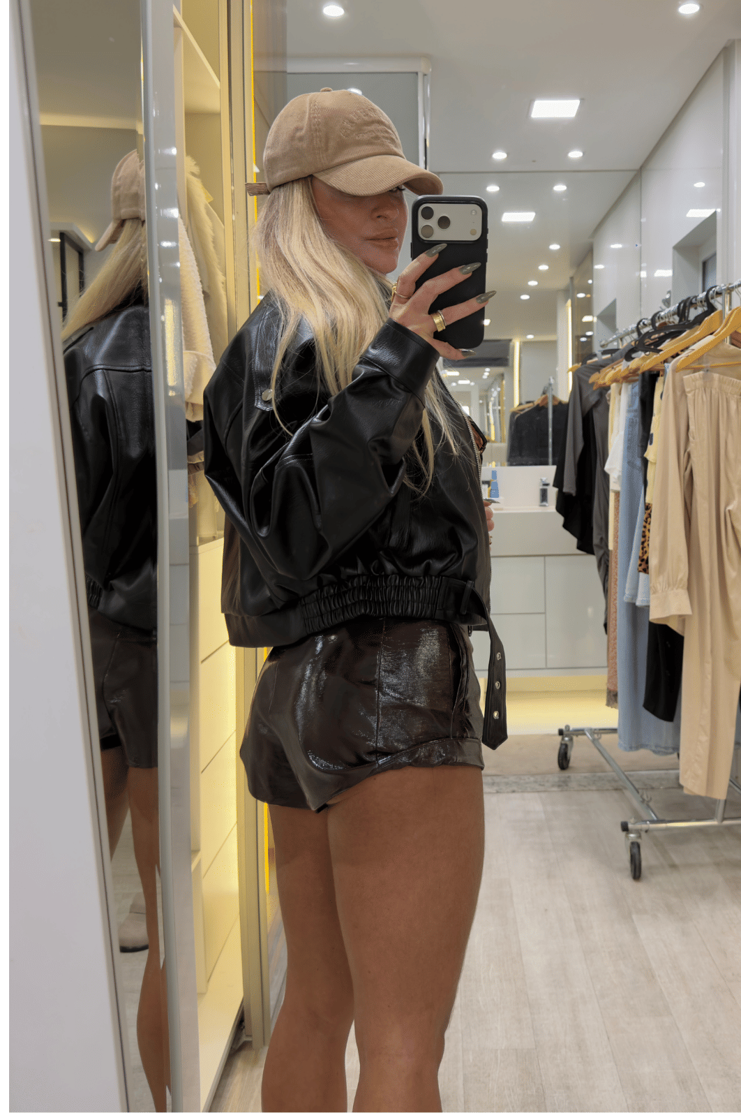 Short em couro Brilhoso MARROM Emanuelli