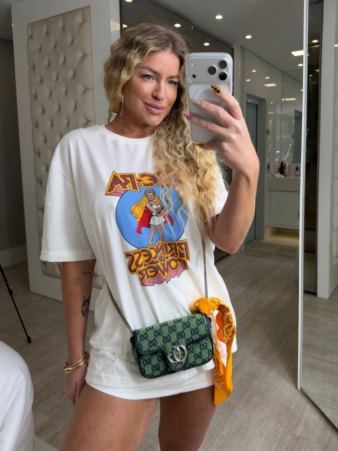 T-shirt alongada estampa She-ra T-shirt alongada estampa She-ra