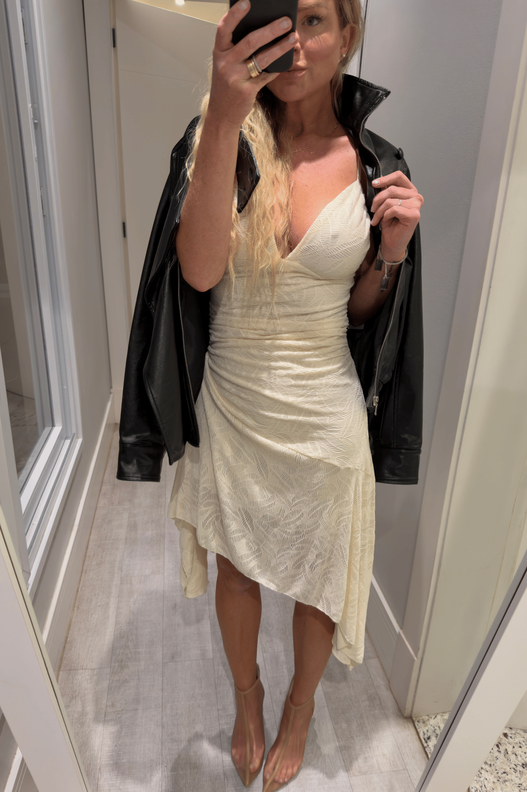 Vestido midí assimétrico Lorena