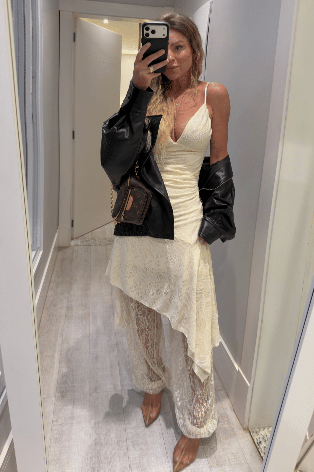 Vestido midí assimétrico Lorena