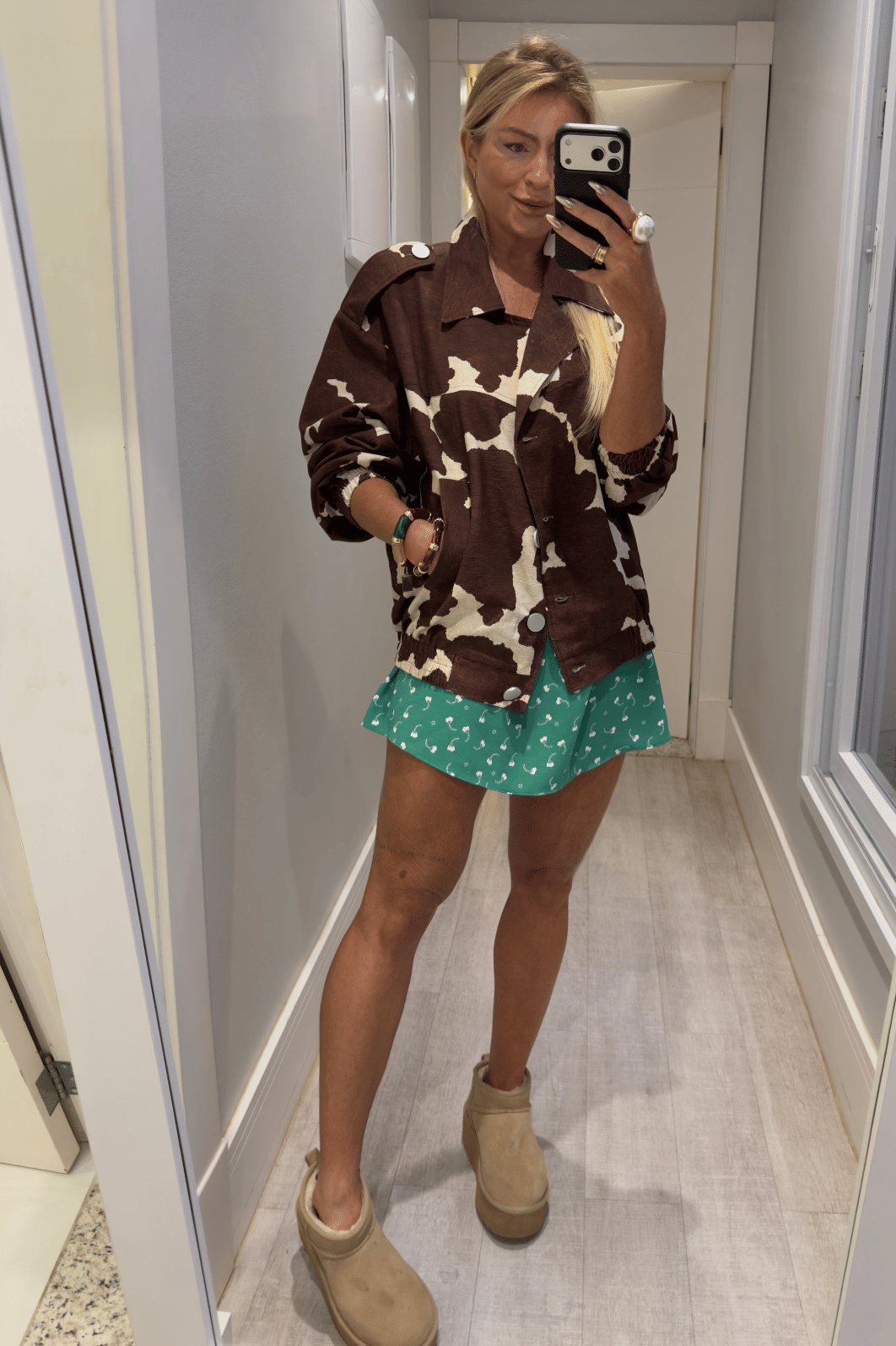 Jaqueta bomber estampa de vaca Jaqueta bomber estampa de vaca