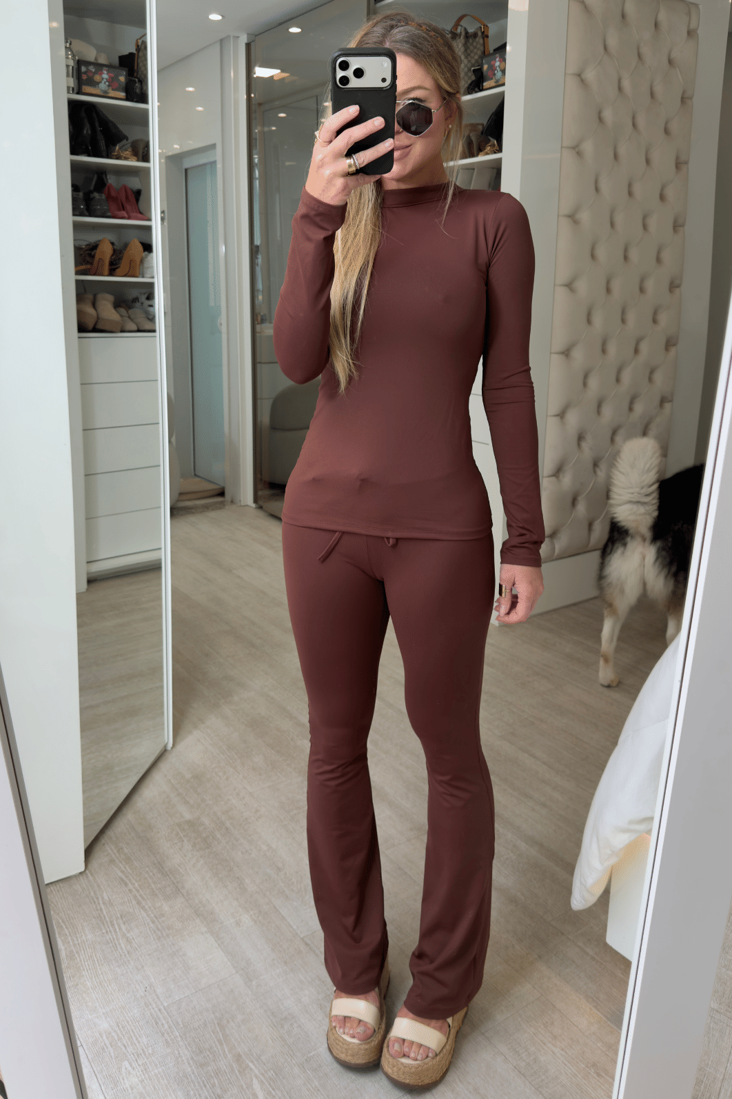 Calça flare em poliamida MARROM Greice Calça flare em poliamida MARROM Greice