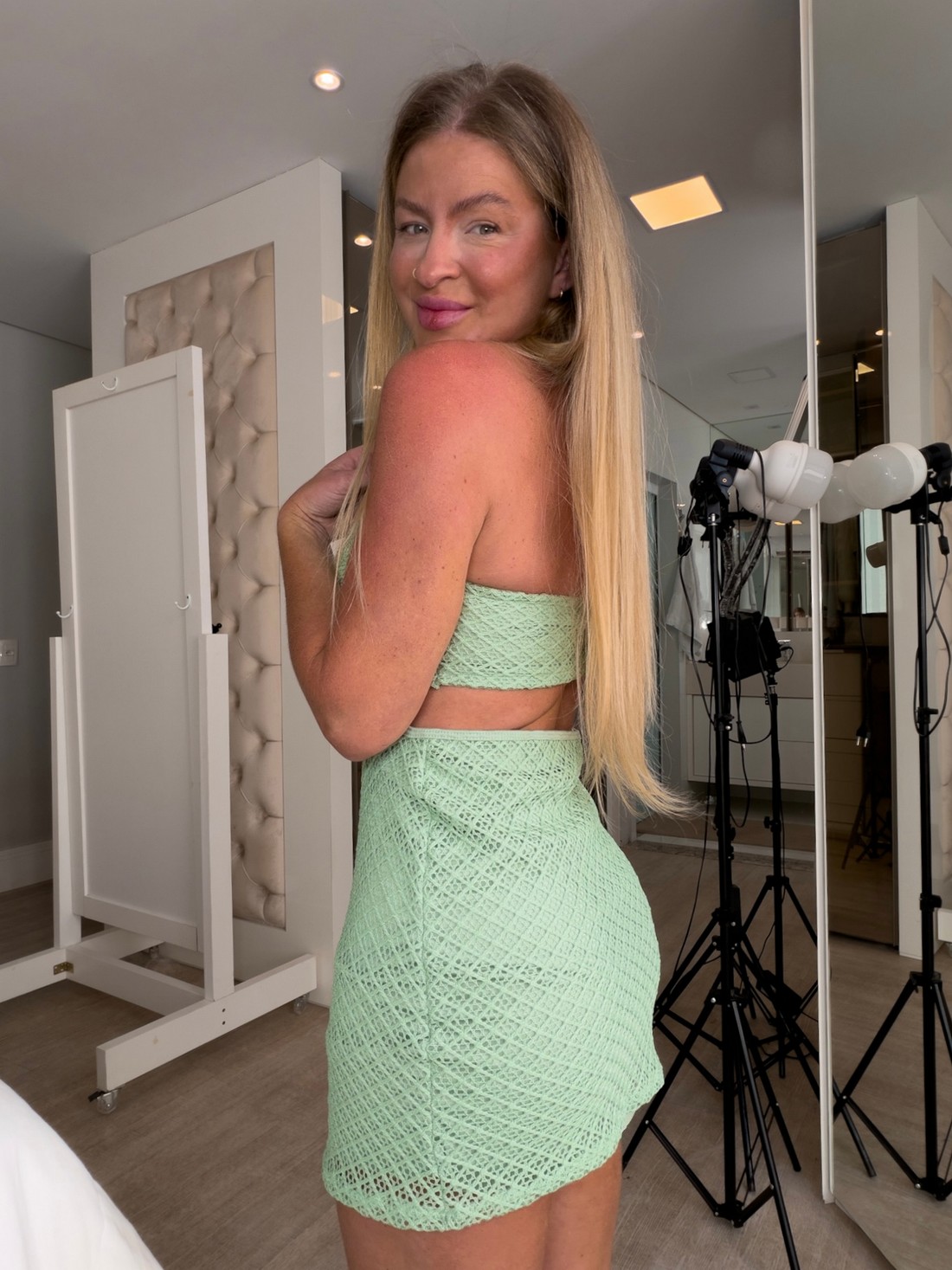 Vestido curto com recortes de tricô Pietra Vestido curto com recortes de tricô Pietra