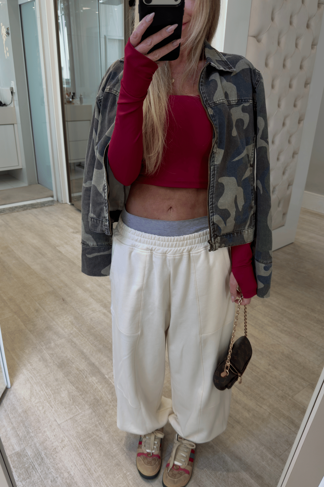 Calça em moletom JOGGER com Bolsos e Cós com Elástico Liandra OFF WHITE Calça em moletom JOGGER com Bolsos e Cós com Elástico Liandra OFF WHITE