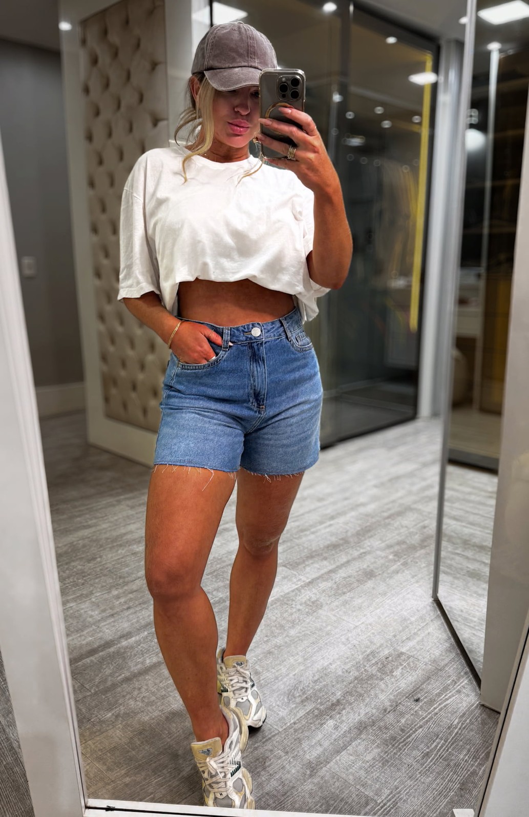 Bermuda jeans  barra corte à fio Diana