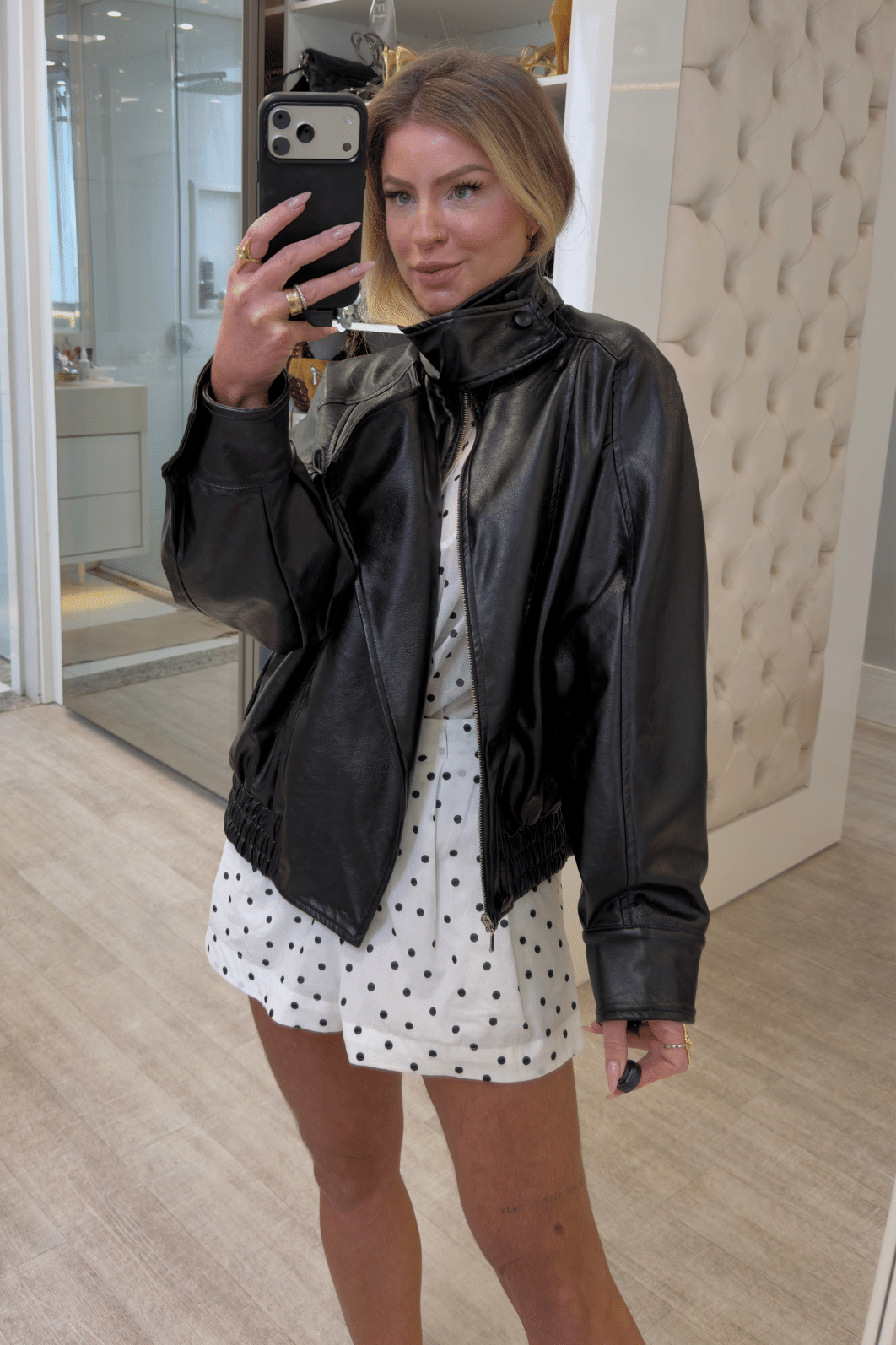 Short curto estampa de  poá com pregas Belinda