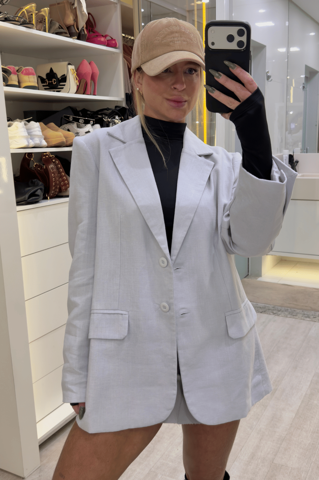 Blazer alongado em linho cinza claro Diana Blazer alongado em linho cinza claro Diana
