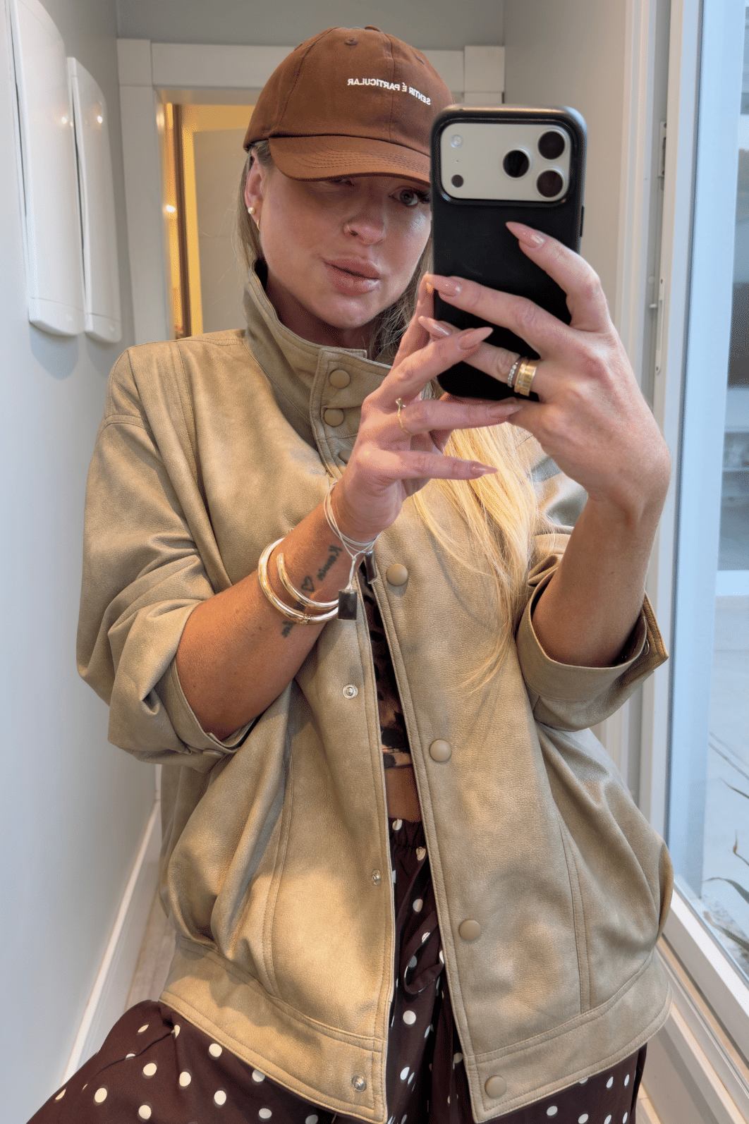 Jaqueta oversized recortes  em couro Jaine
