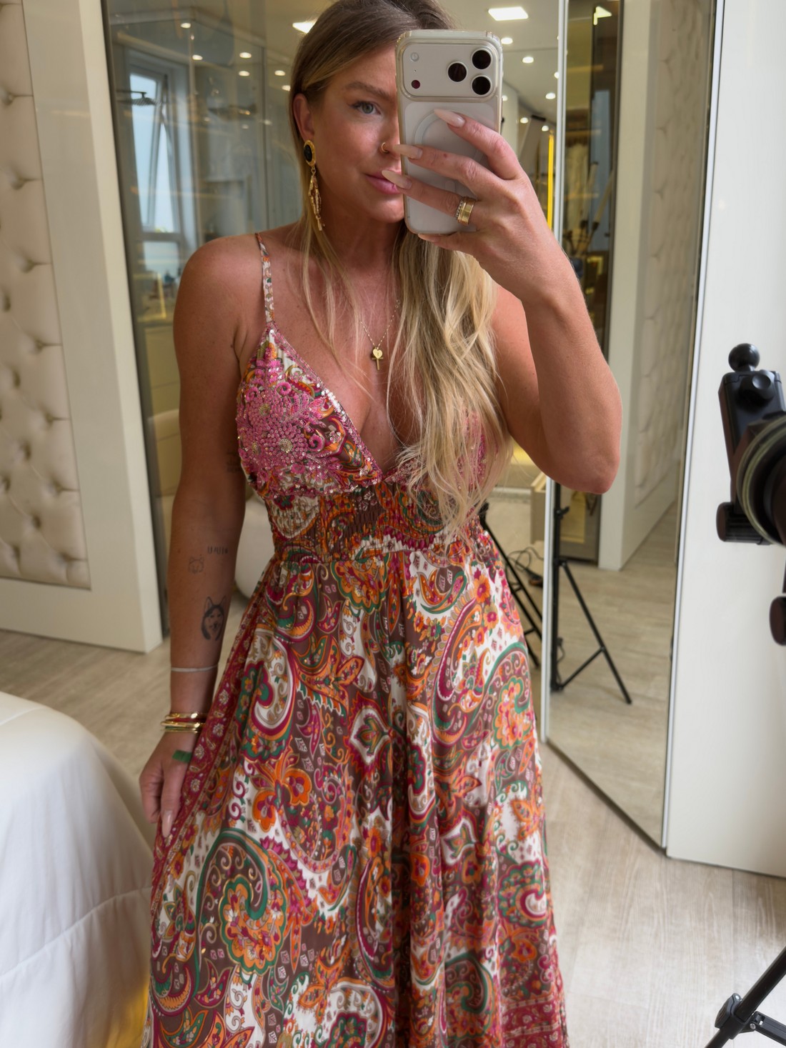 Vestido longo com detalhes bordados Indiano