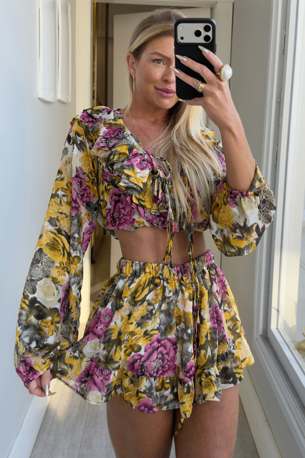 Conjunto camisa e short com babados Milena