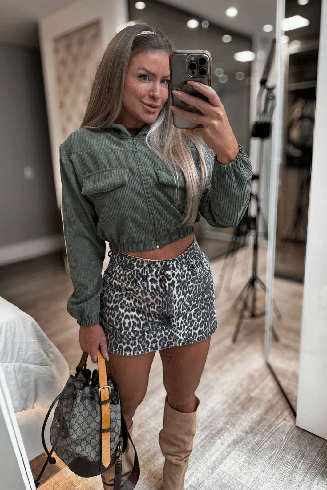 Short saia jeans estampa Onca