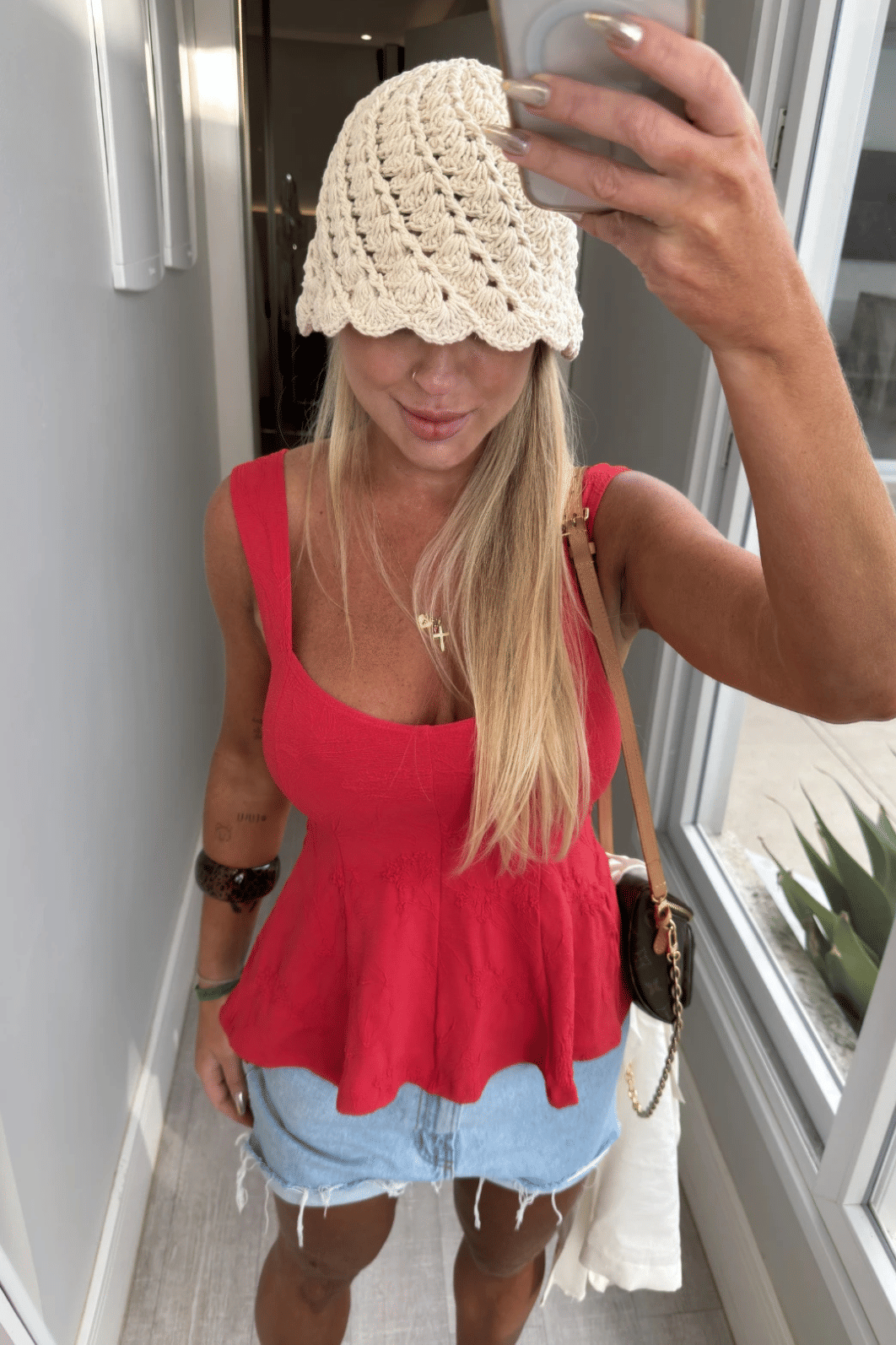 Conjunto blusa regata com babados e saia texturizado Eva vermelho Conjunto blusa regata com babados e saia texturizado Eva vermelho