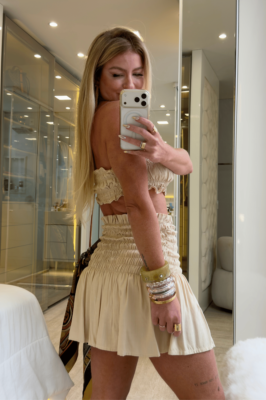 Conjunto em lastex top e saia de babados Kamily Conjunto em lastex top e saia de babados Kamily