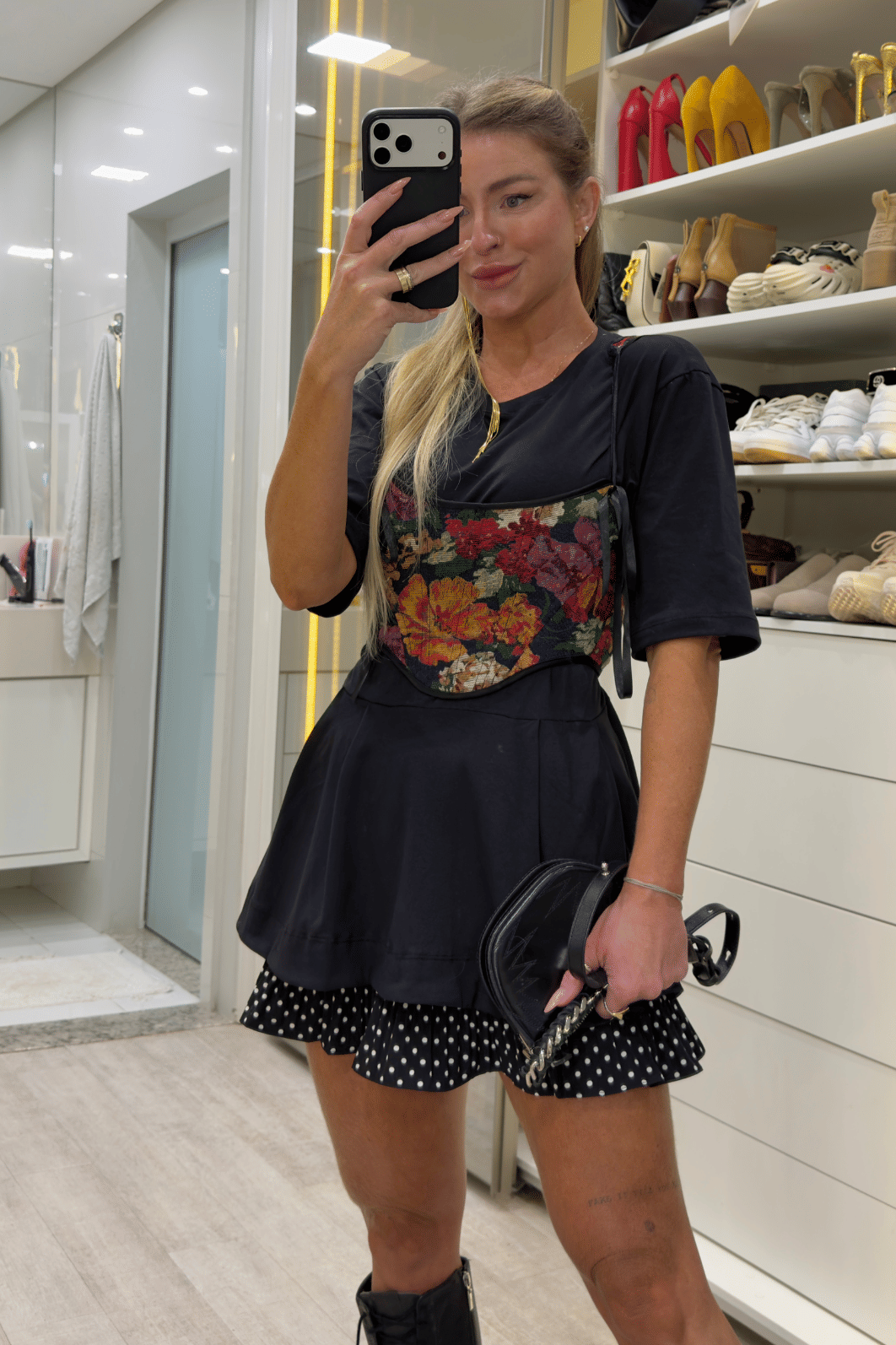 Cropped corset com alças largas e amarração estampado