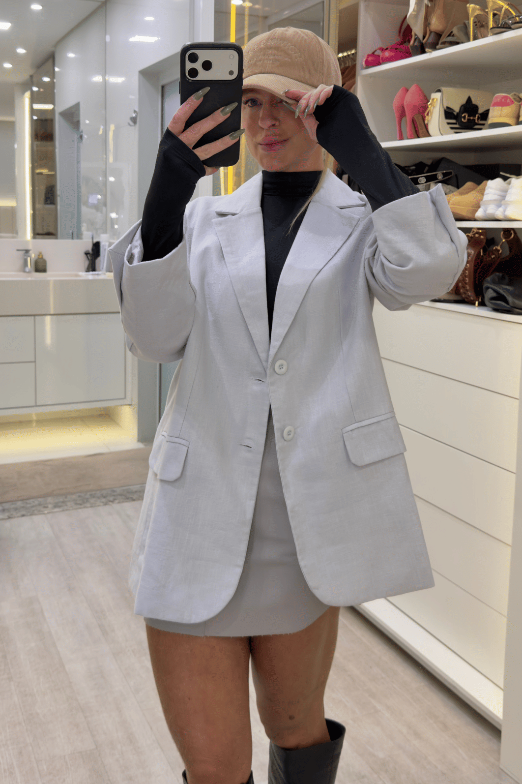 Blazer alongado em linho cinza claro Diana Blazer alongado em linho cinza claro Diana