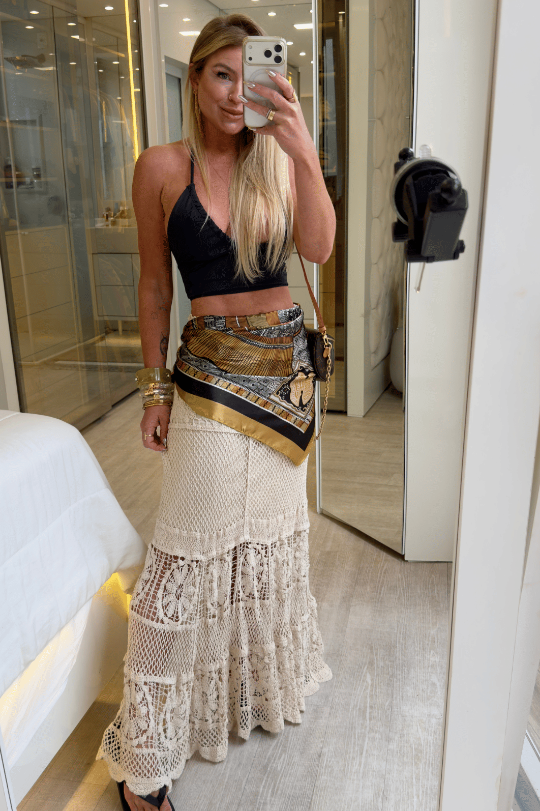 Lenço em cetim estampado Lenço em cetim estampado