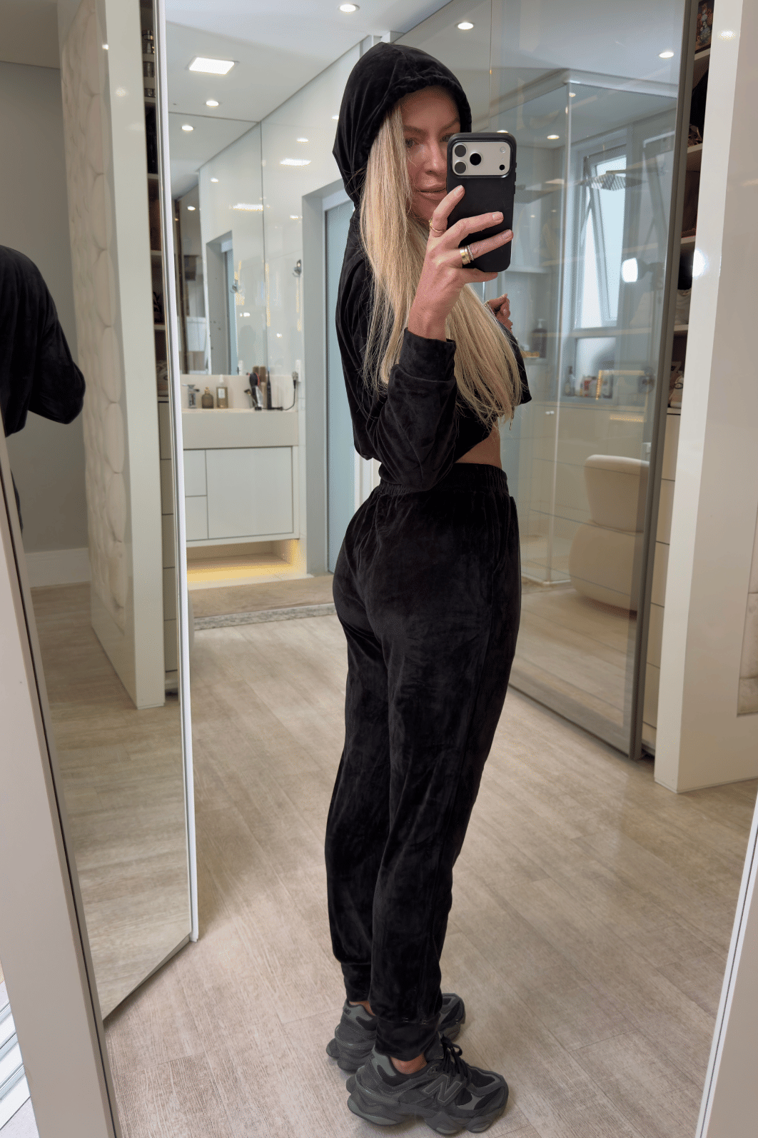 Conjunto de calça e casaco em veludo plush Mavie Conjunto de calça e casaco em veludo plush Mavie