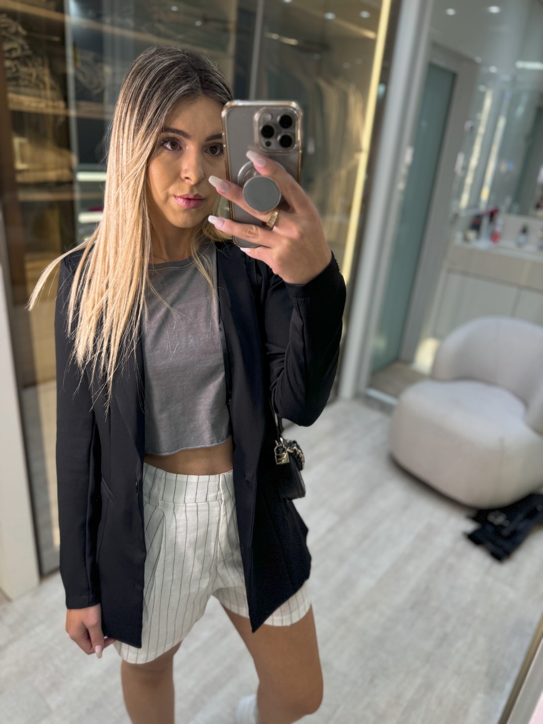 Short de linho listrado branco com preto Short de linho listrado branco com preto