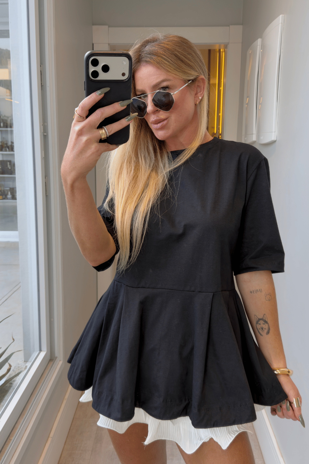 Camiseta básica Peplum PRETA Júlia Camiseta básica Peplum PRETA Júlia