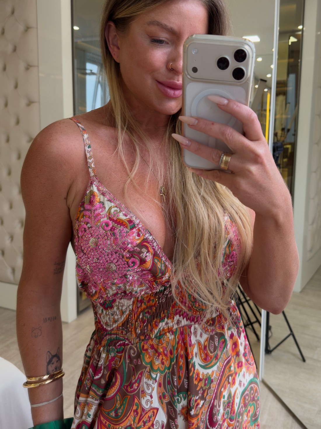 Vestido longo com detalhes bordados Indiano