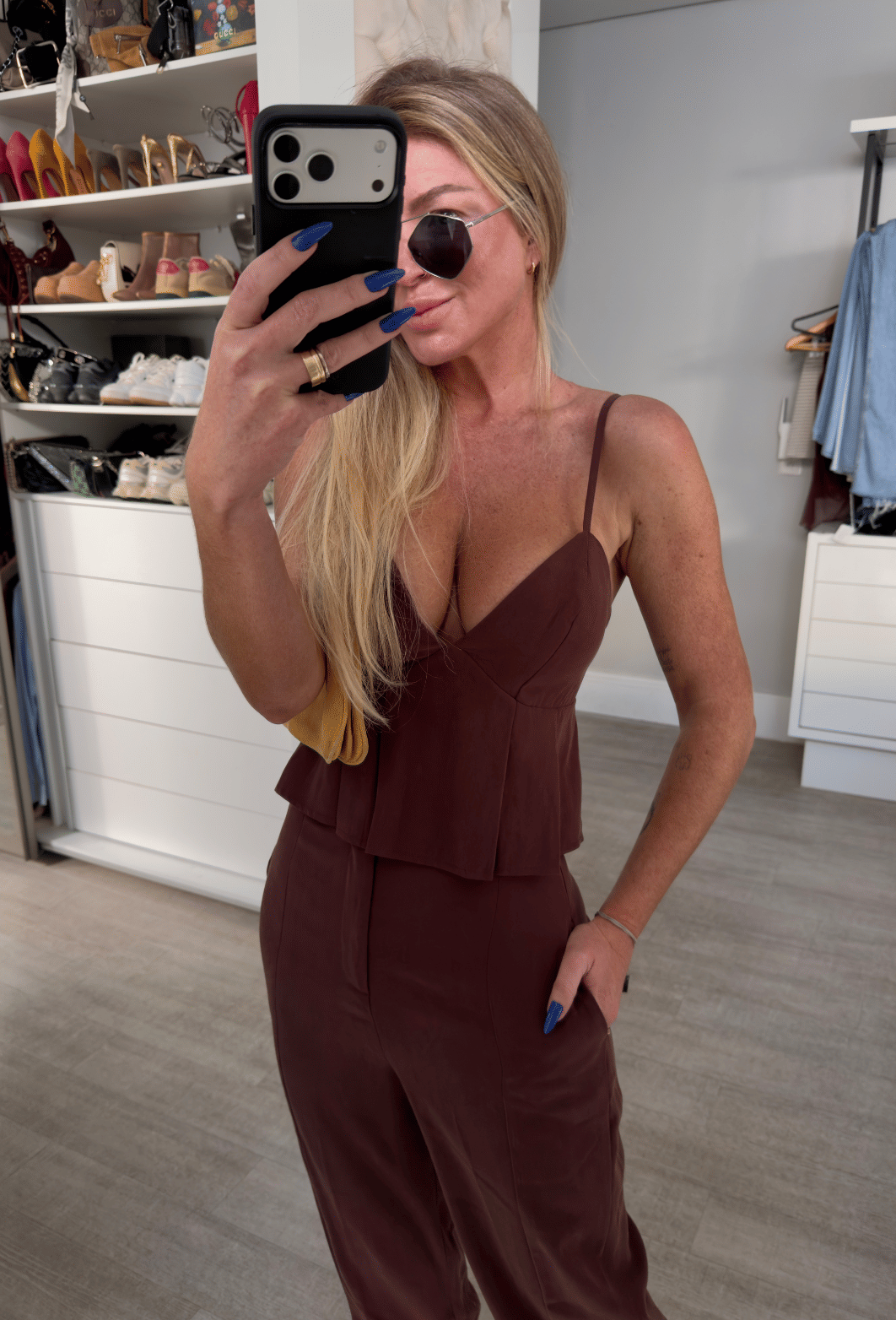 Conjunto calça e blusa com pregas em alafaitaria Carol Conjunto calça e blusa com pregas em alafaitaria Carol