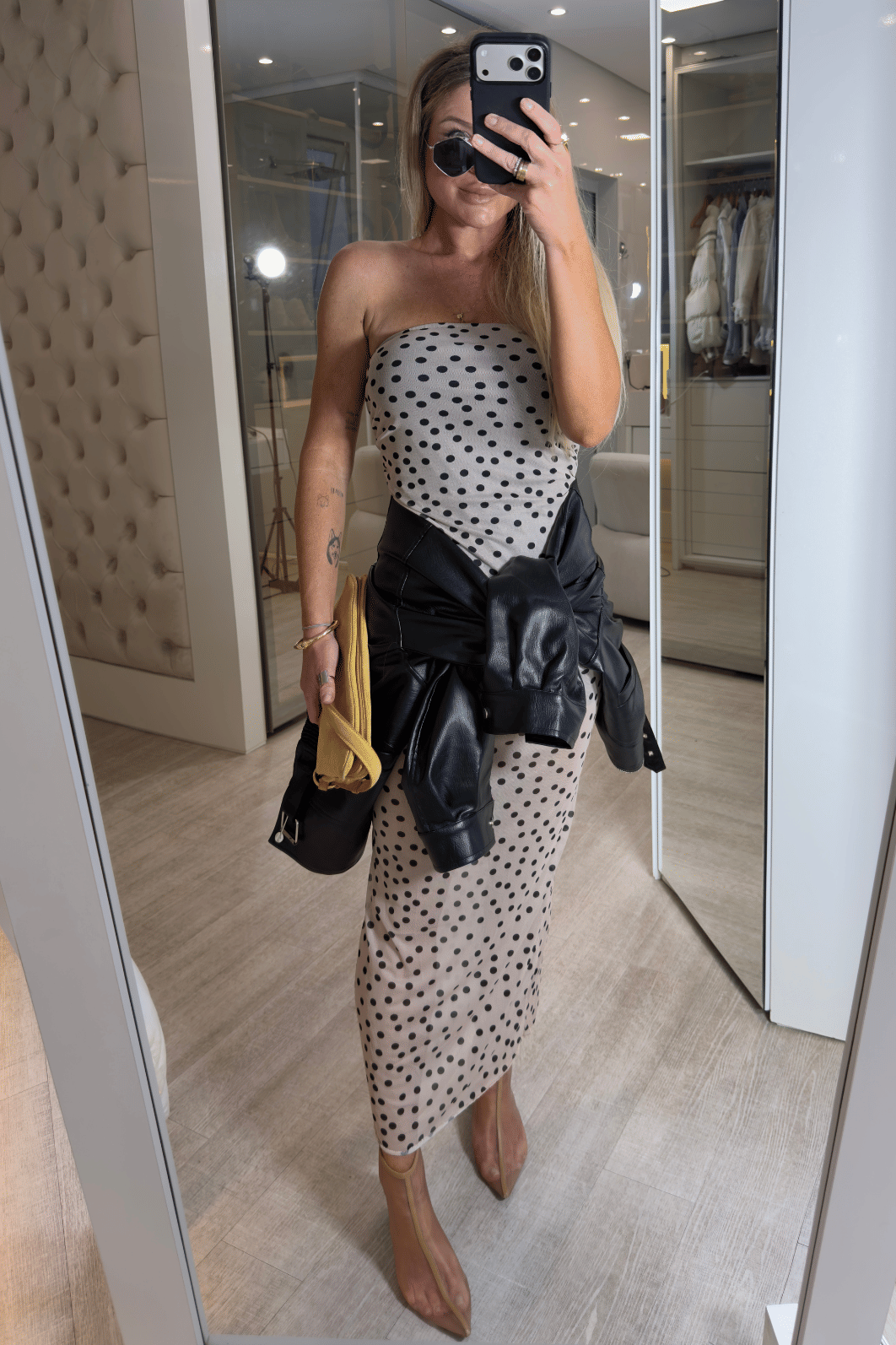 Vestido midi tomara que caia em tule estampa de poá Martina Vestido midi tomara que caia em tule estampa de poá Martina