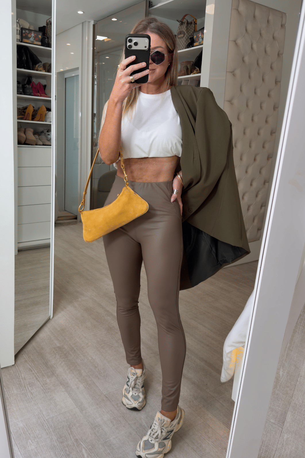 Calça skinny couro sintético Bruna Calça skinny couro sintético Bruna