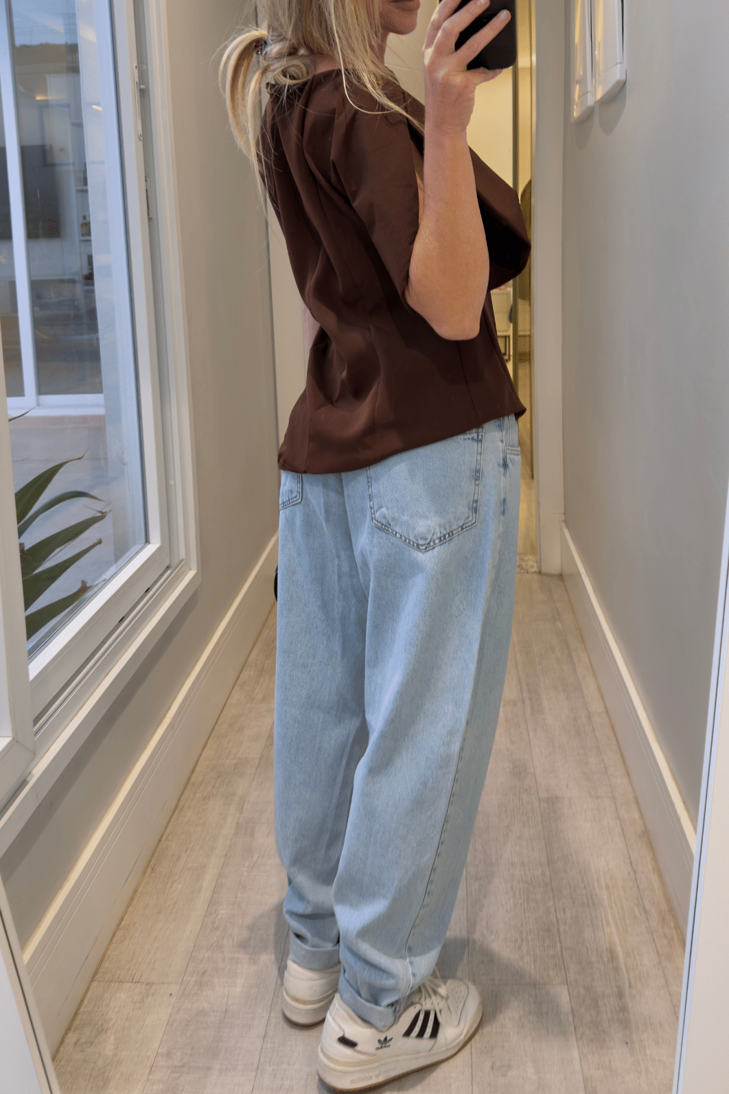 Blusa Estruturada de manga bufante Leonor MARROM Blusa Estruturada de manga bufante Leonor MARROM