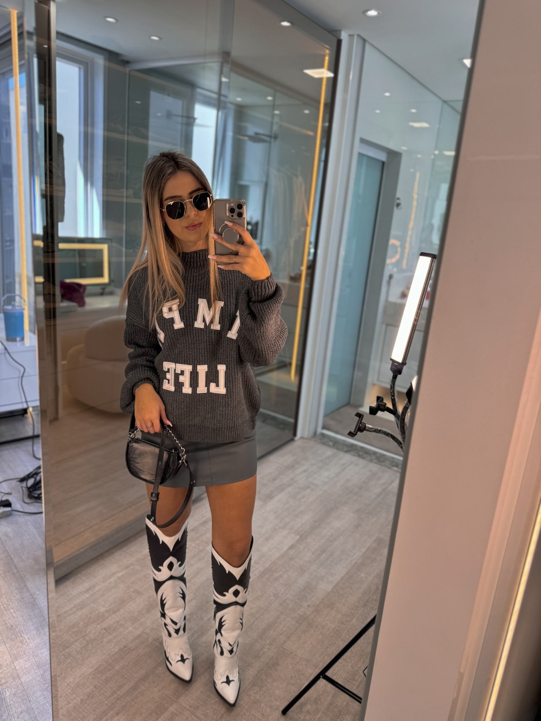 Blusa de tricô com bordado simple life