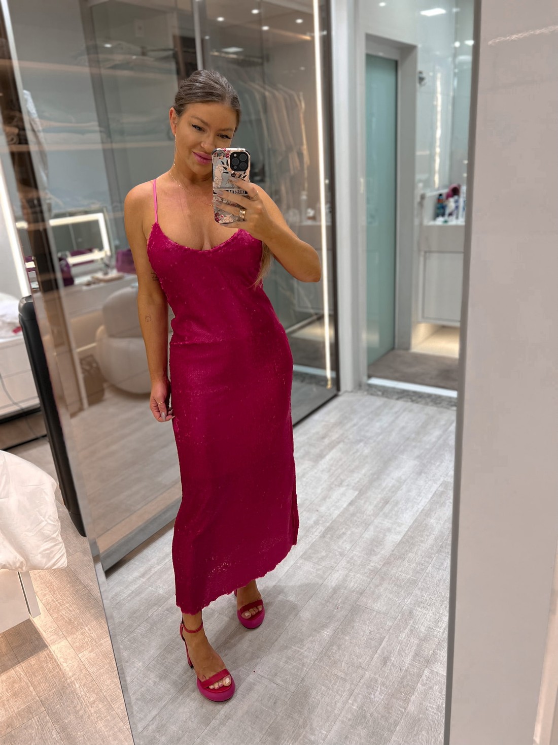 Vestido midi de paetês foscos