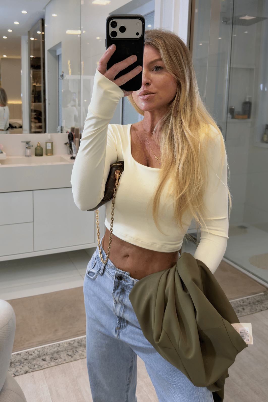 Blusa cropped em poliamida com detalhe de dedinho Grasi OFF WHITE Blusa cropped em poliamida com detalhe de dedinho Grasi OFF WHITE