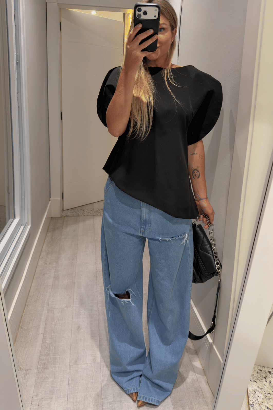 Blusa Estruturada de manga bufante Leonor Preto Blusa Estruturada de manga bufante Leonor Preto