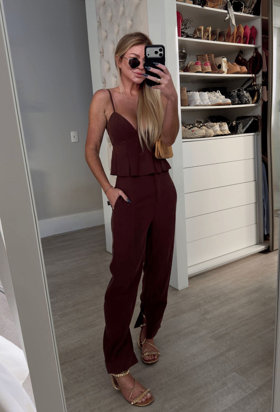 Conjunto calça e blusa com pregas em alafaitaria Carol Conjunto calça e blusa com pregas em alafaitaria Carol