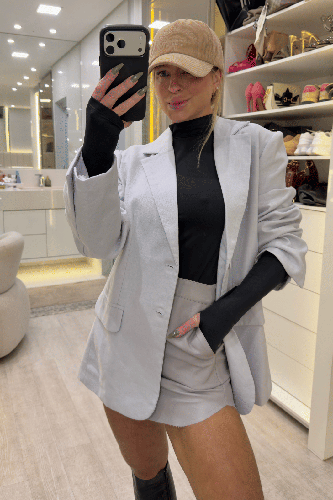 Blazer alongado em linho cinza claro Diana Blazer alongado em linho cinza claro Diana
