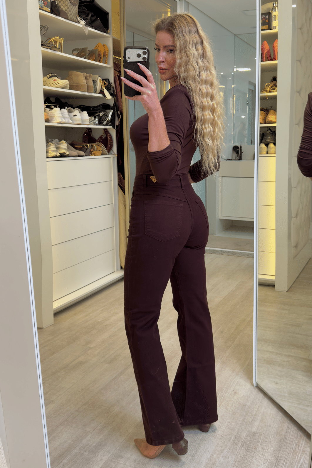 Calça jeans flare Olivia Calça jeans flare Olivia