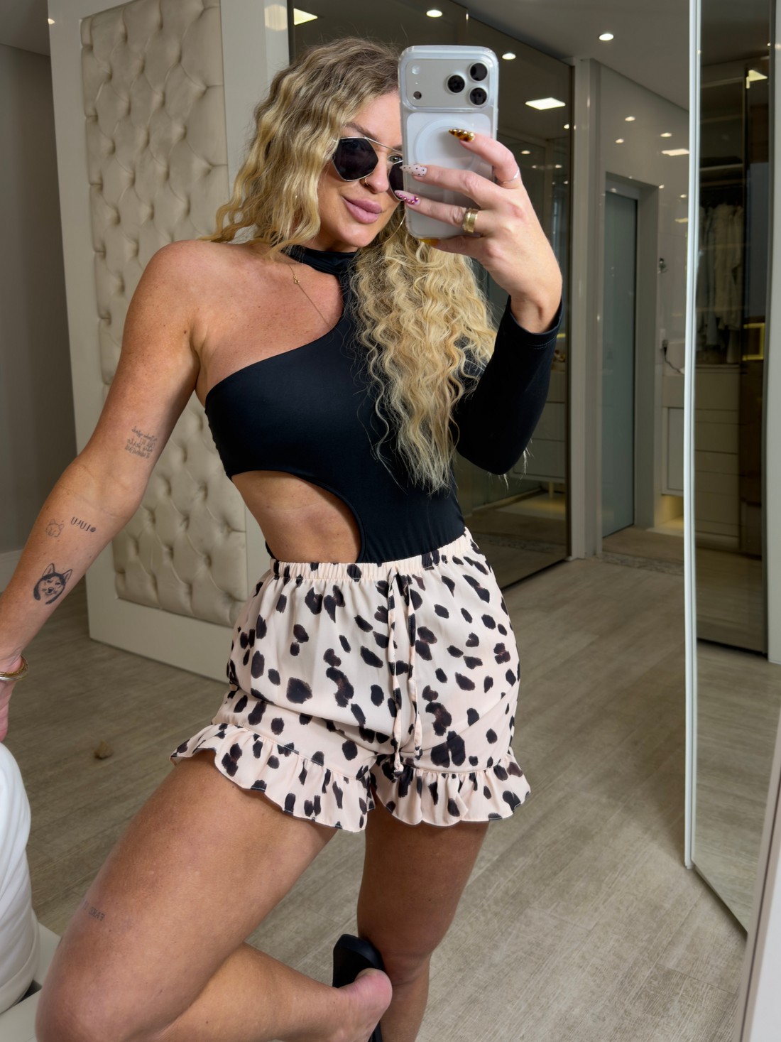 Body um ombro só com abertura lateral Manuela Body um ombro só com abertura lateral Manuela