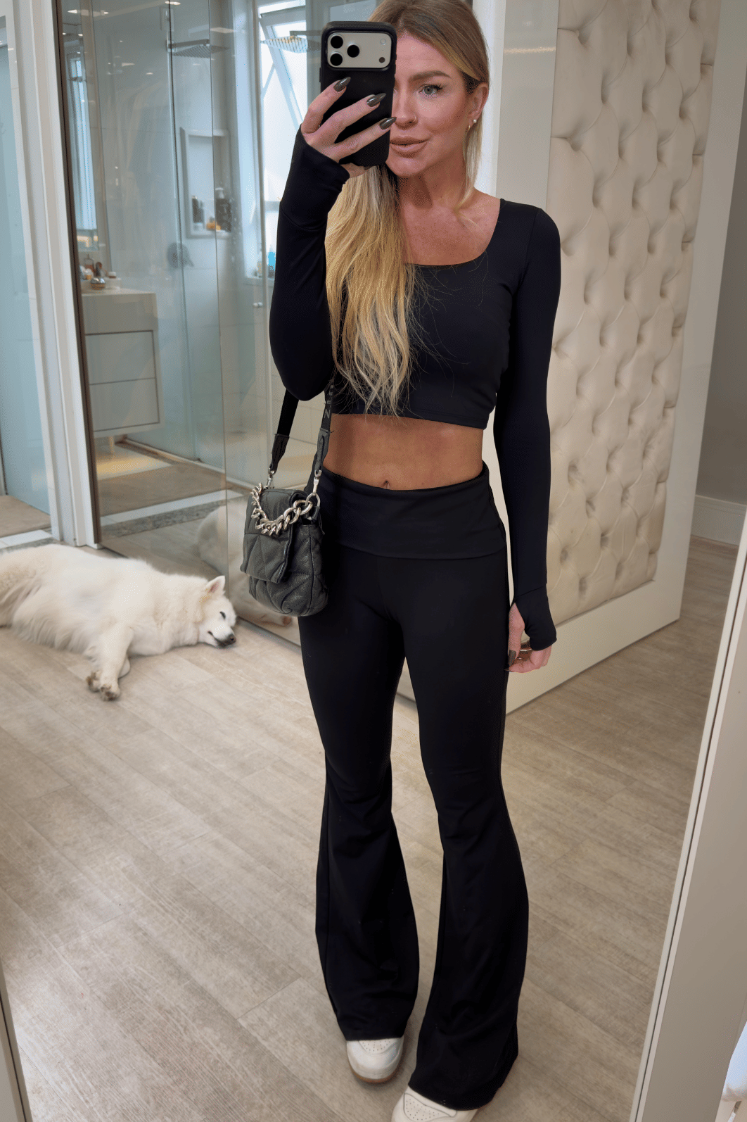 Calça flare em poliamida Grazi Calça flare em poliamida Grazi