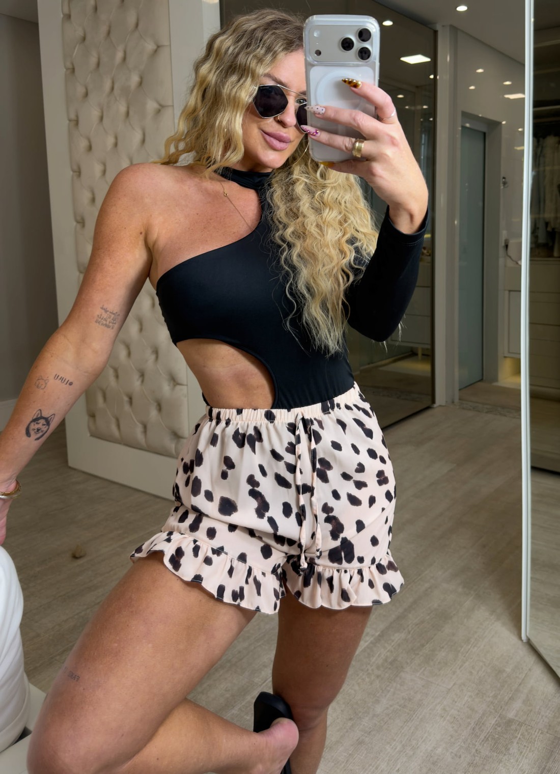 Shorts com babados estampa vaquinha