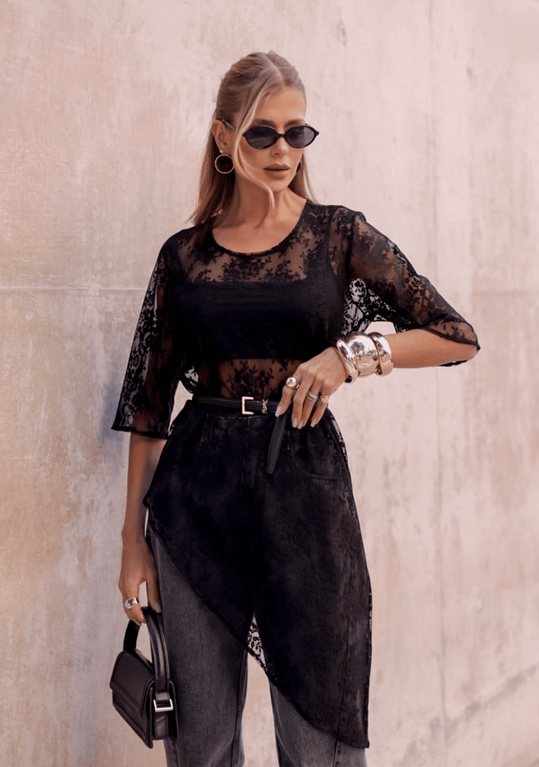 Blusa assimétrica em renda Mirela Blusa assimétrica em renda Mirela