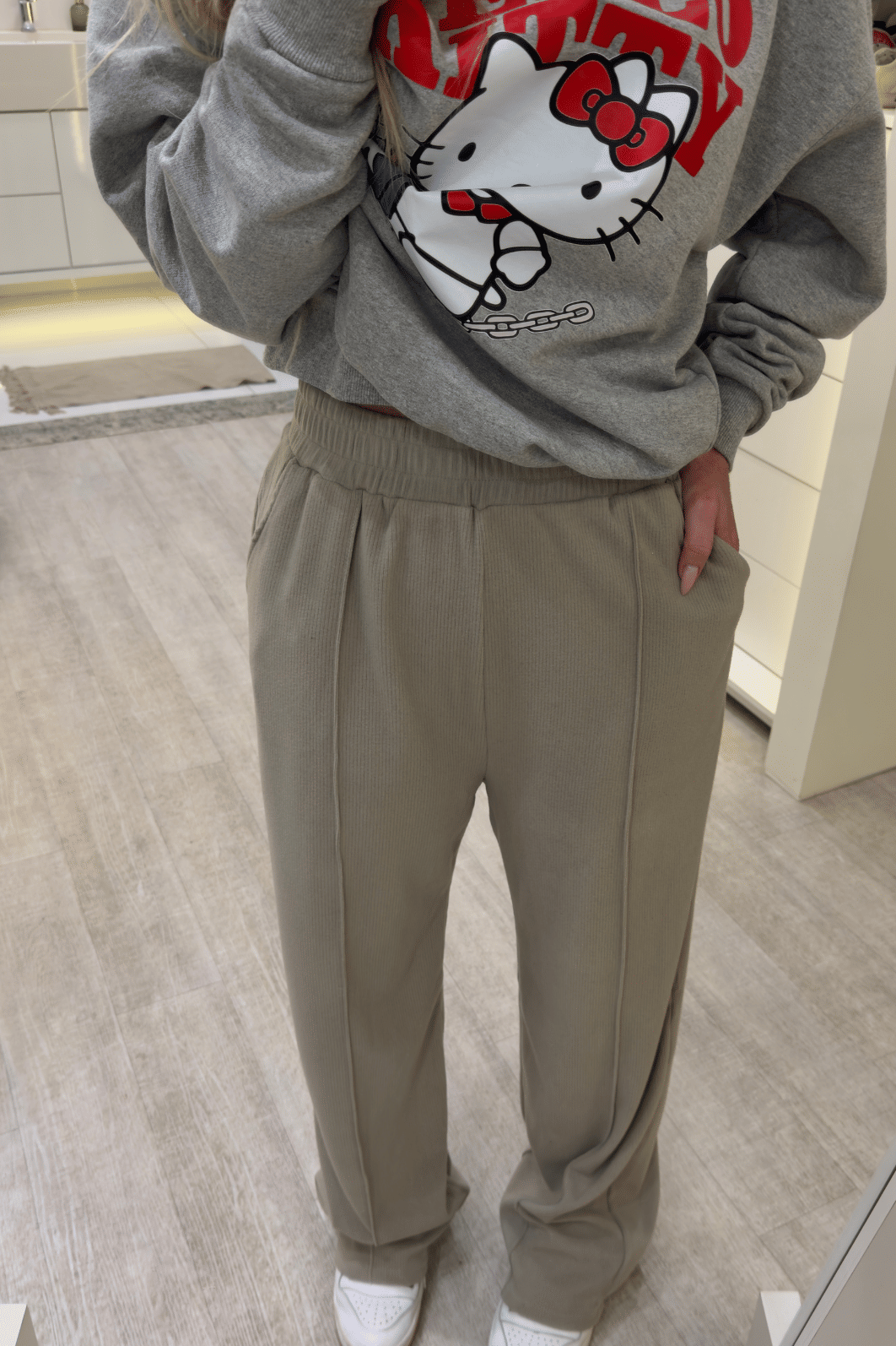 Casaco de moletom CINZA oversized Hello Kitty Casaco de moletom CINZA oversized Hello Kitty