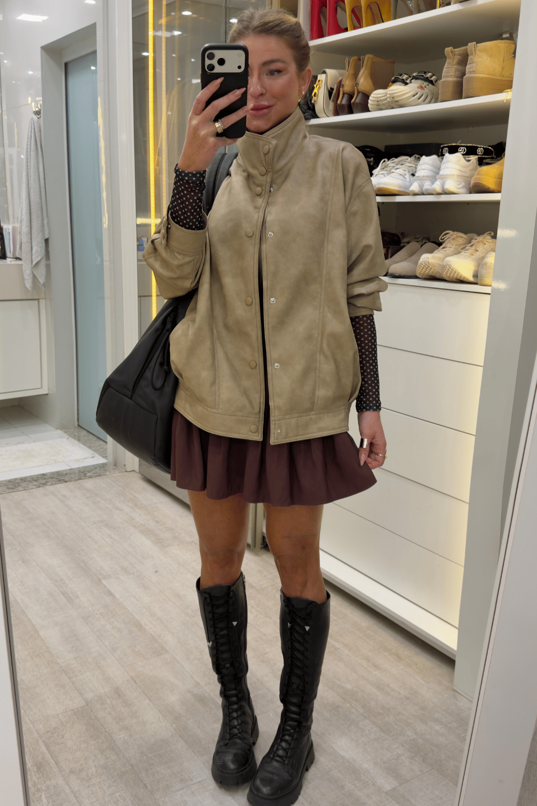 Jaqueta oversized recortes  em couro Jaine