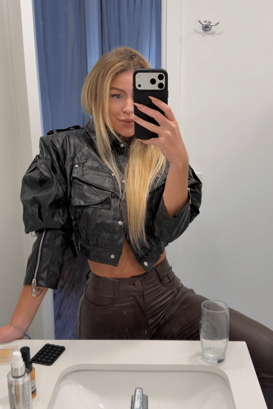 Jaqueta bomber em couro Linda Jaqueta bomber em couro Linda