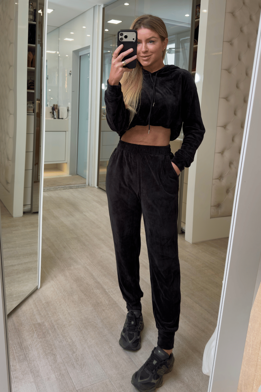 Conjunto de calça e casaco em veludo plush Mavie Conjunto de calça e casaco em veludo plush Mavie