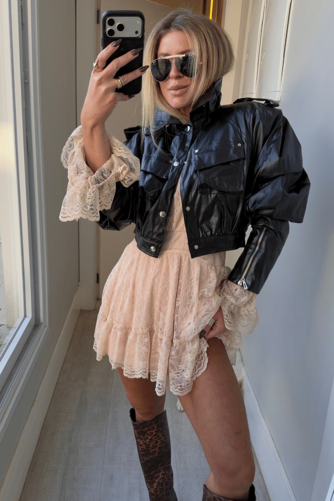 Jaqueta bomber em couro Linda Jaqueta bomber em couro Linda