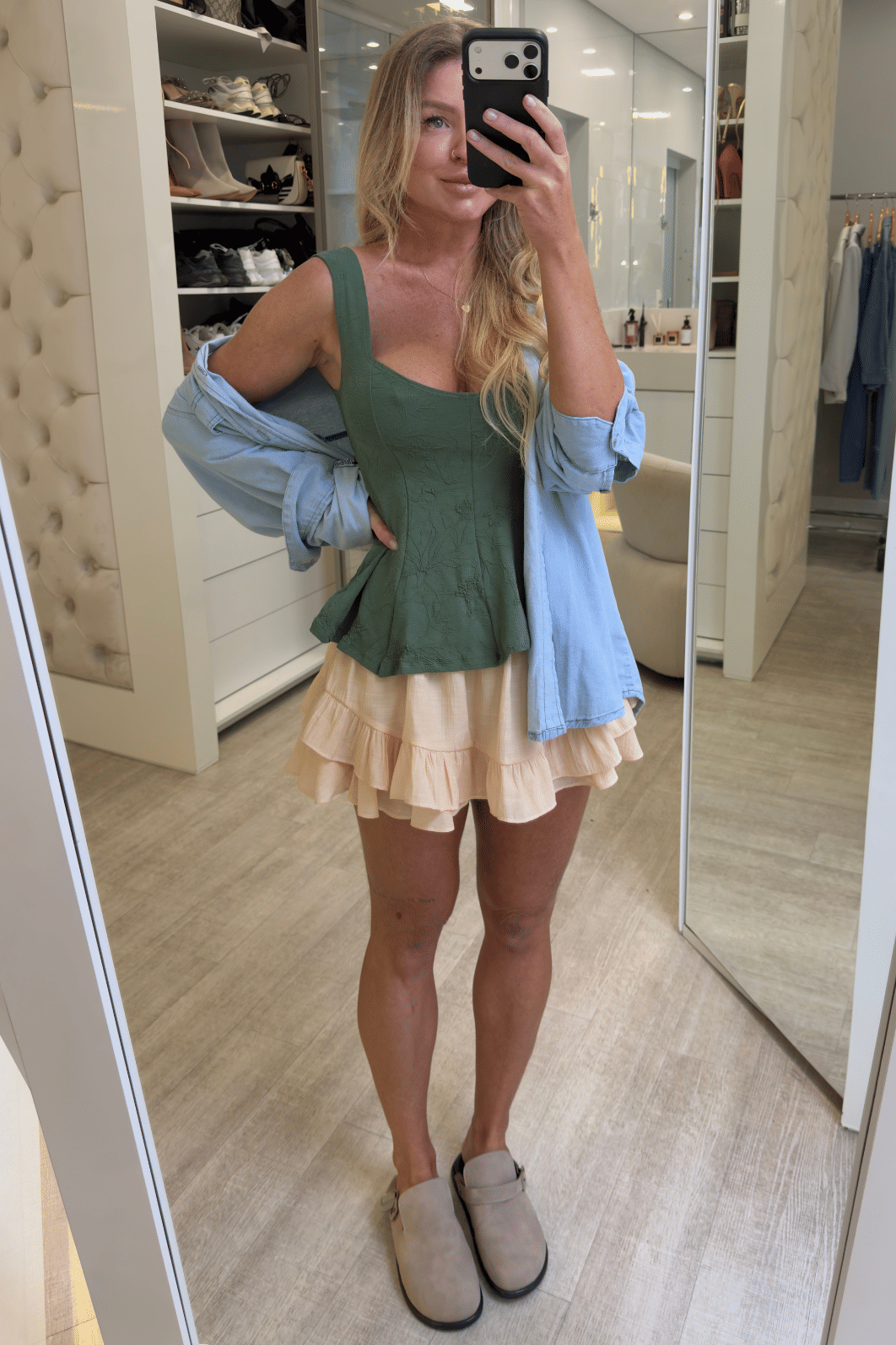 Conjunto blusa regata com babados e saia texturizado Eva verde Conjunto blusa regata com babados e saia texturizado Eva verde