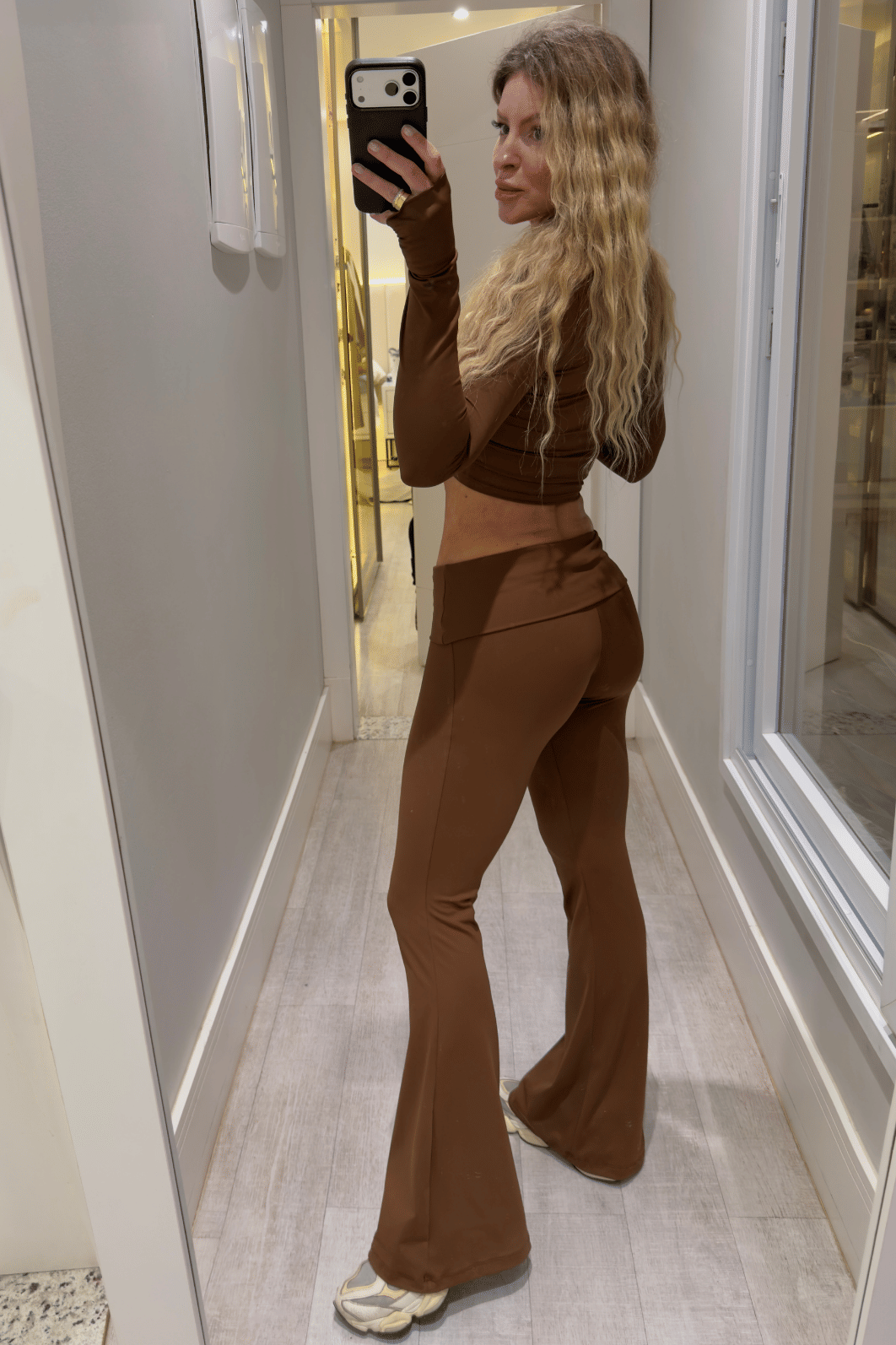 Blusa cropped poliamida manga longa dedinho Grasi MARROM Blusa cropped poliamida manga longa dedinho Grasi MARROM