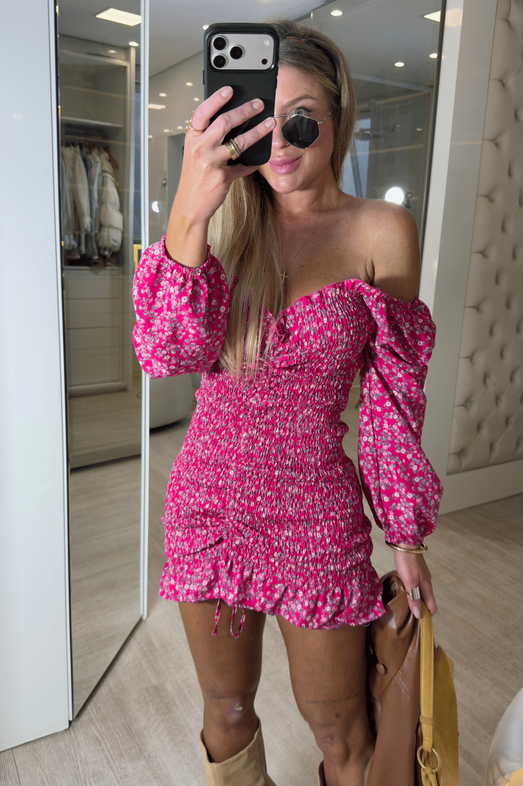 Vestido cereja manga longa pink com flores brancas Vestido cereja manga longa pink com flores brancas