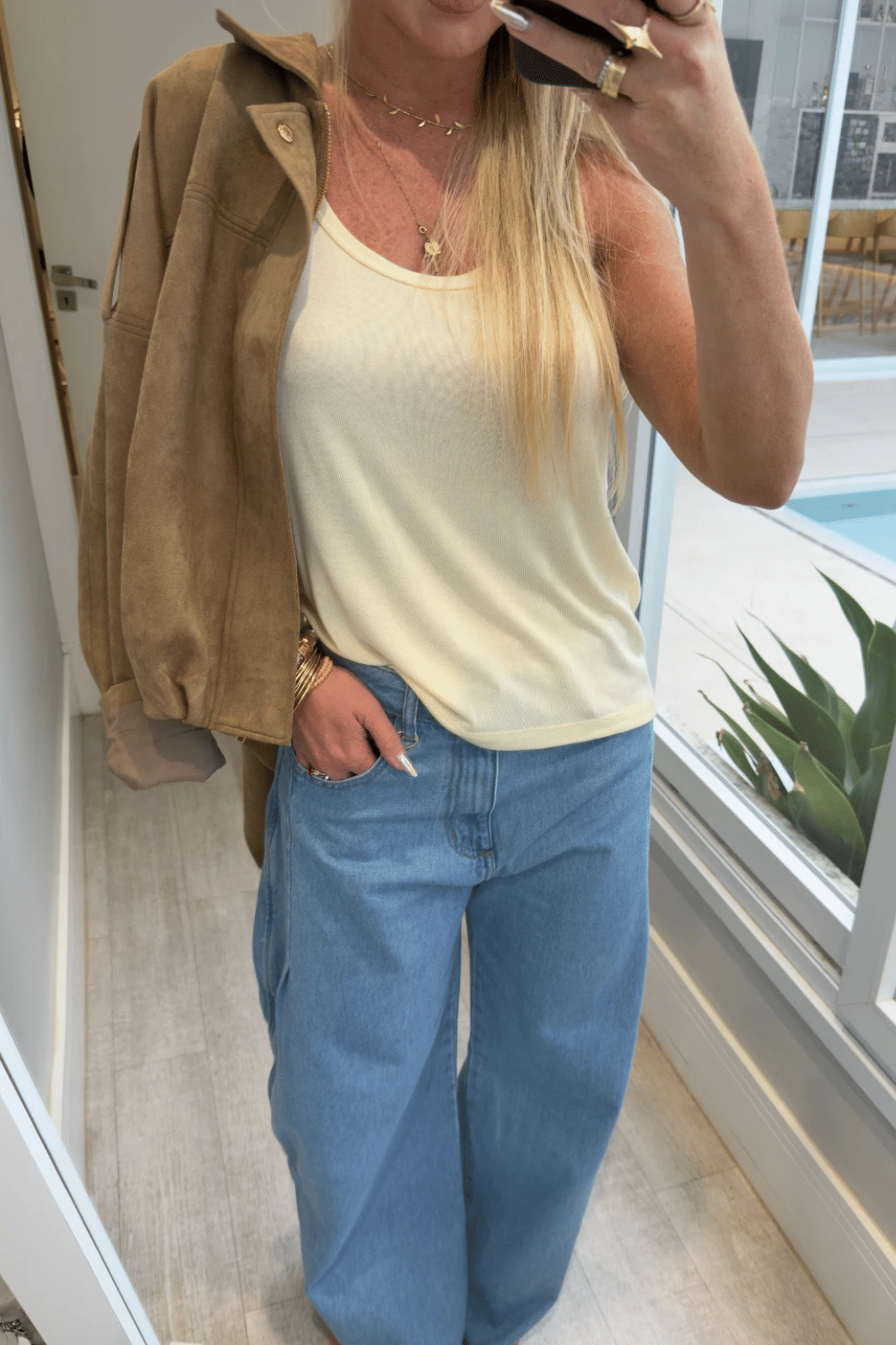 Blusa regata básica Elisa OFF WHITE Blusa regata básica Elisa OFF WHITE