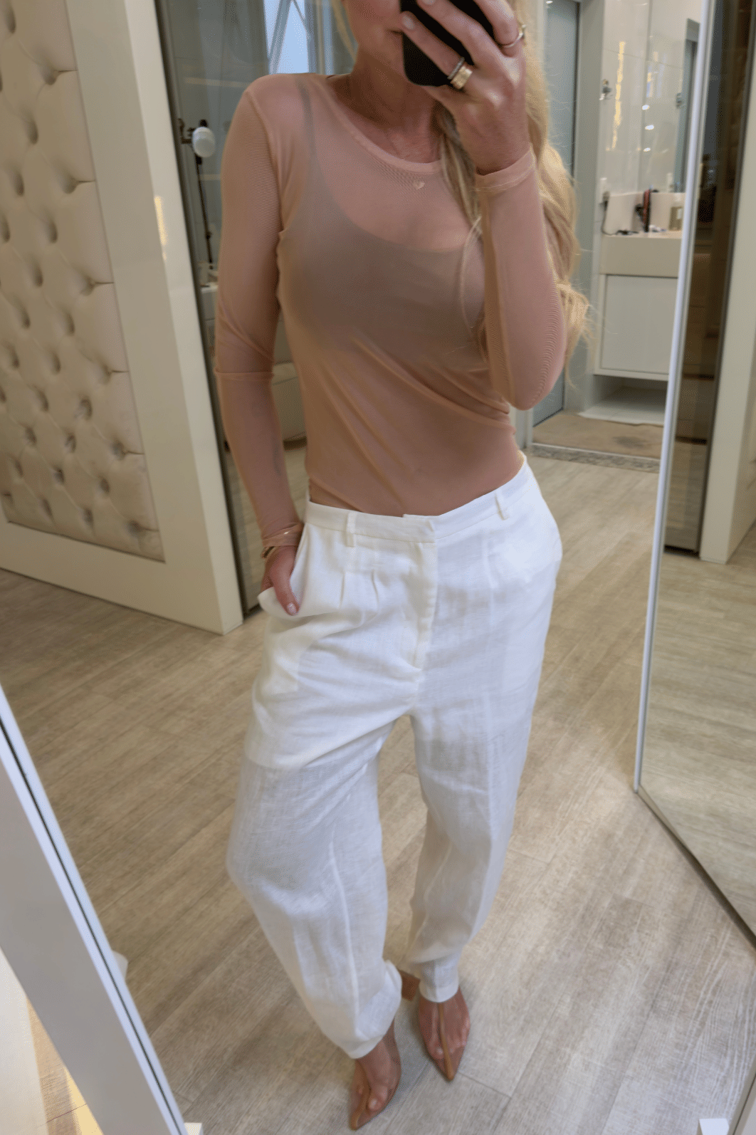 Calça cenoura em linho Monica Calça cenoura em linho Monica